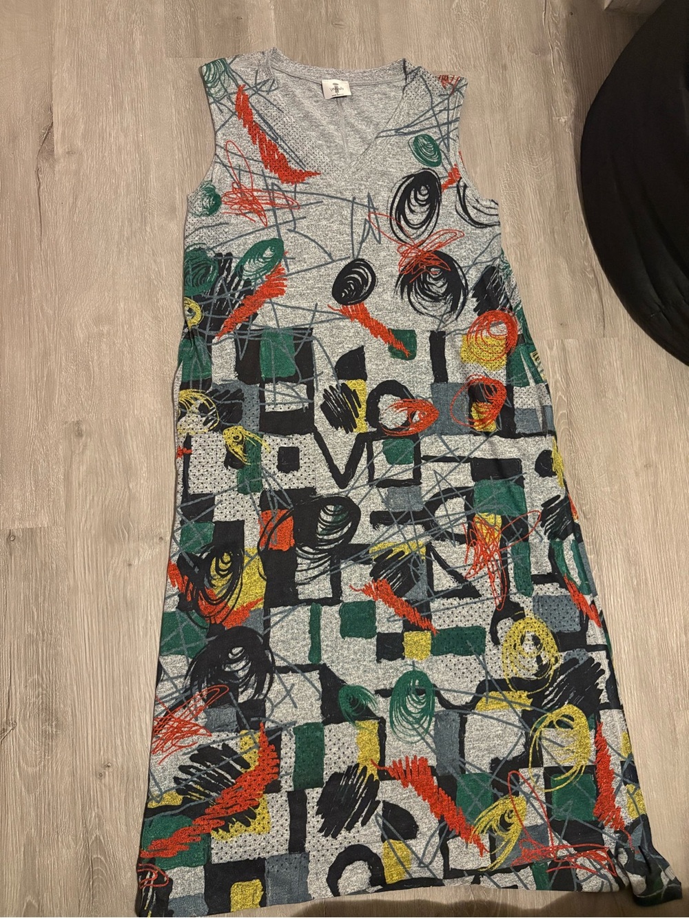 Sleeveless Abstract Print Maxi Dress in Gray with Multicolor Scribble Pattern